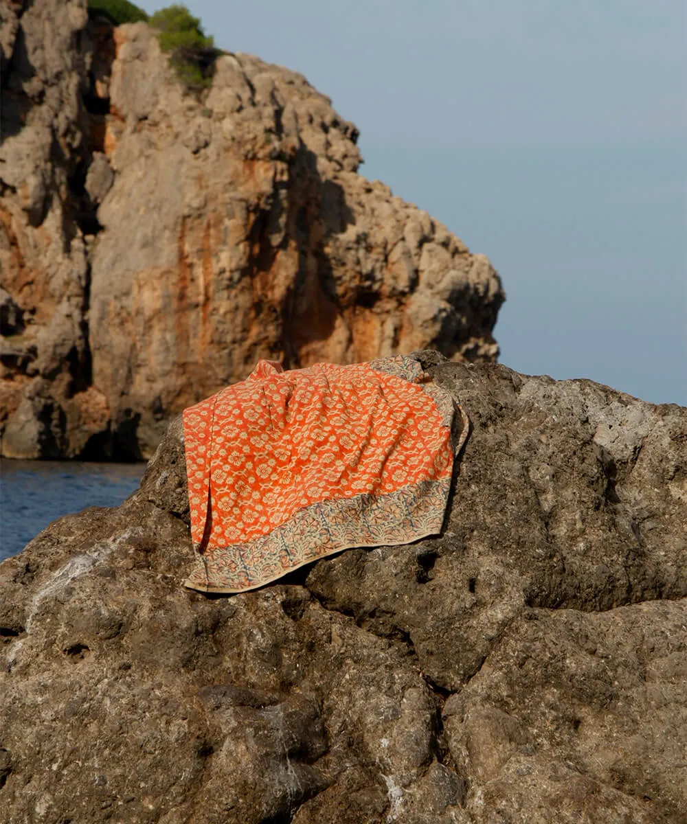 Doing Goods Ulla Simple Decke 220x140 orange mit Tasche
