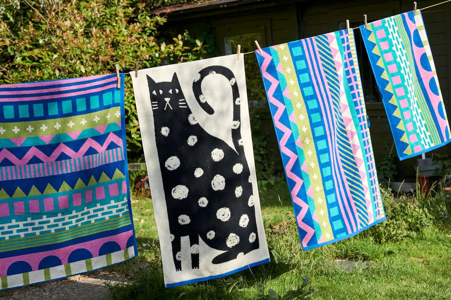 Donna Wilson Circus Badetuch 70x125 Baumwolle bunt