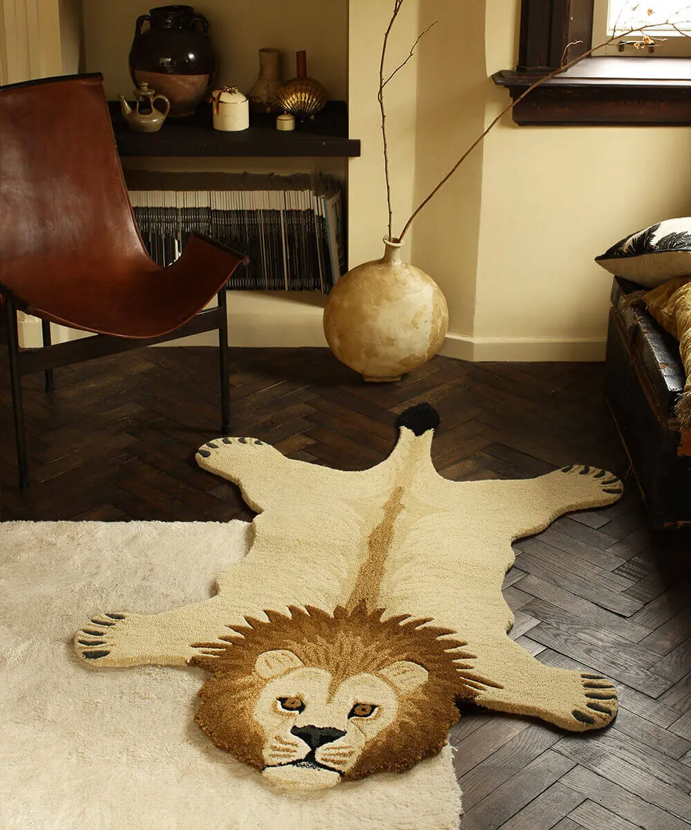 Doing Goods Moody Lion Large Teppich Wolle Handgetuftet