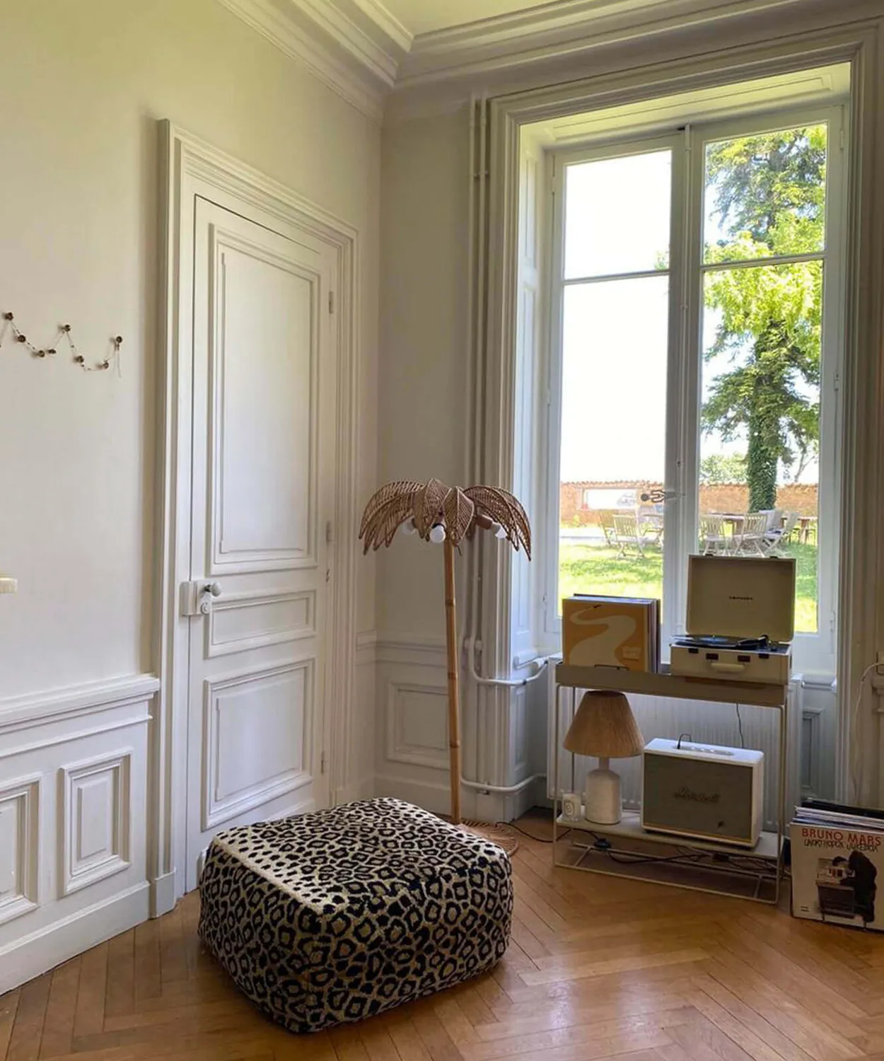 Doing Goods Leopard Pouf 70x70 Woll-Pouf handgetuftet