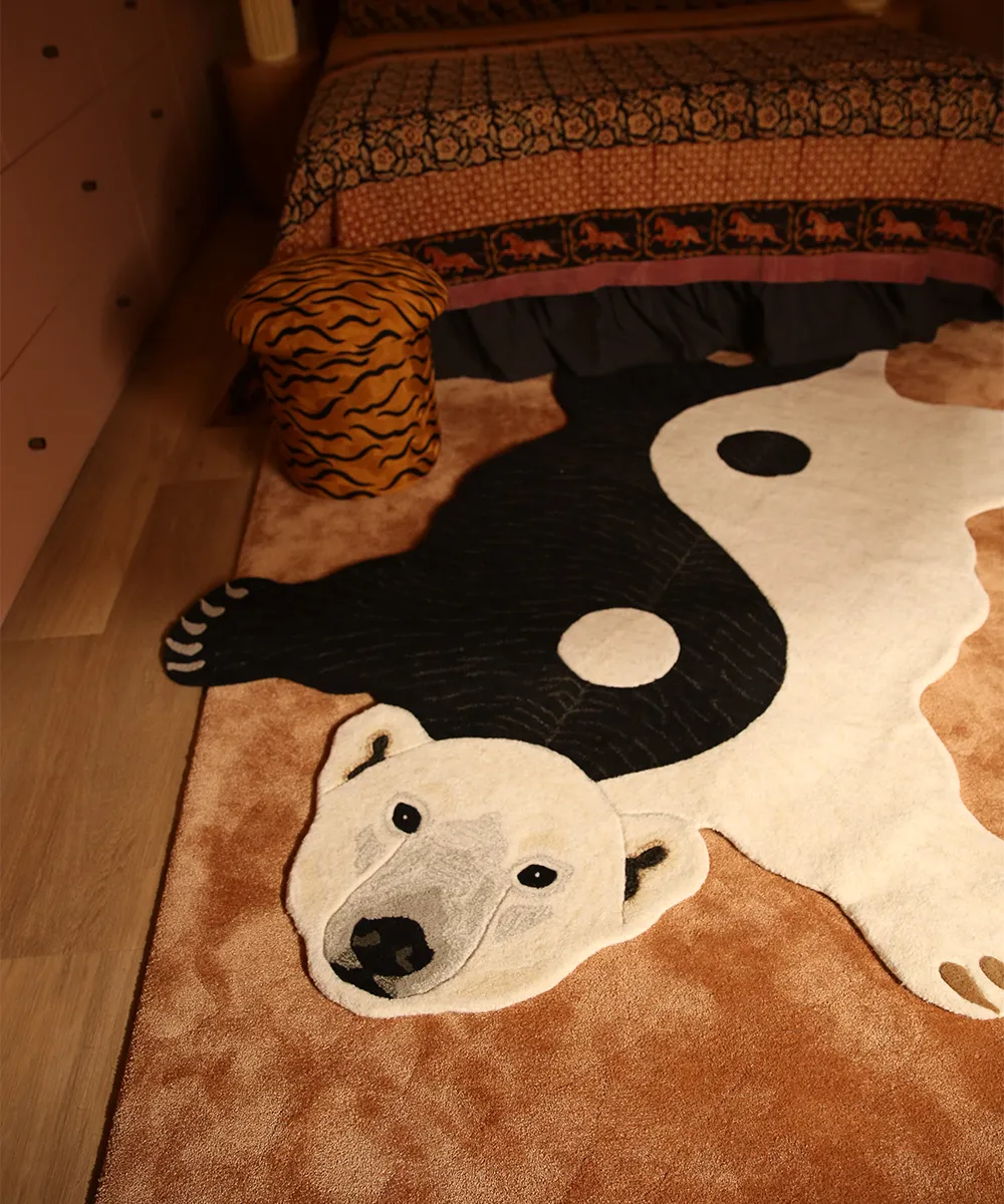 Doing Goods Ours Polaire Yin Yang XL Teppich 238x155 Wolle