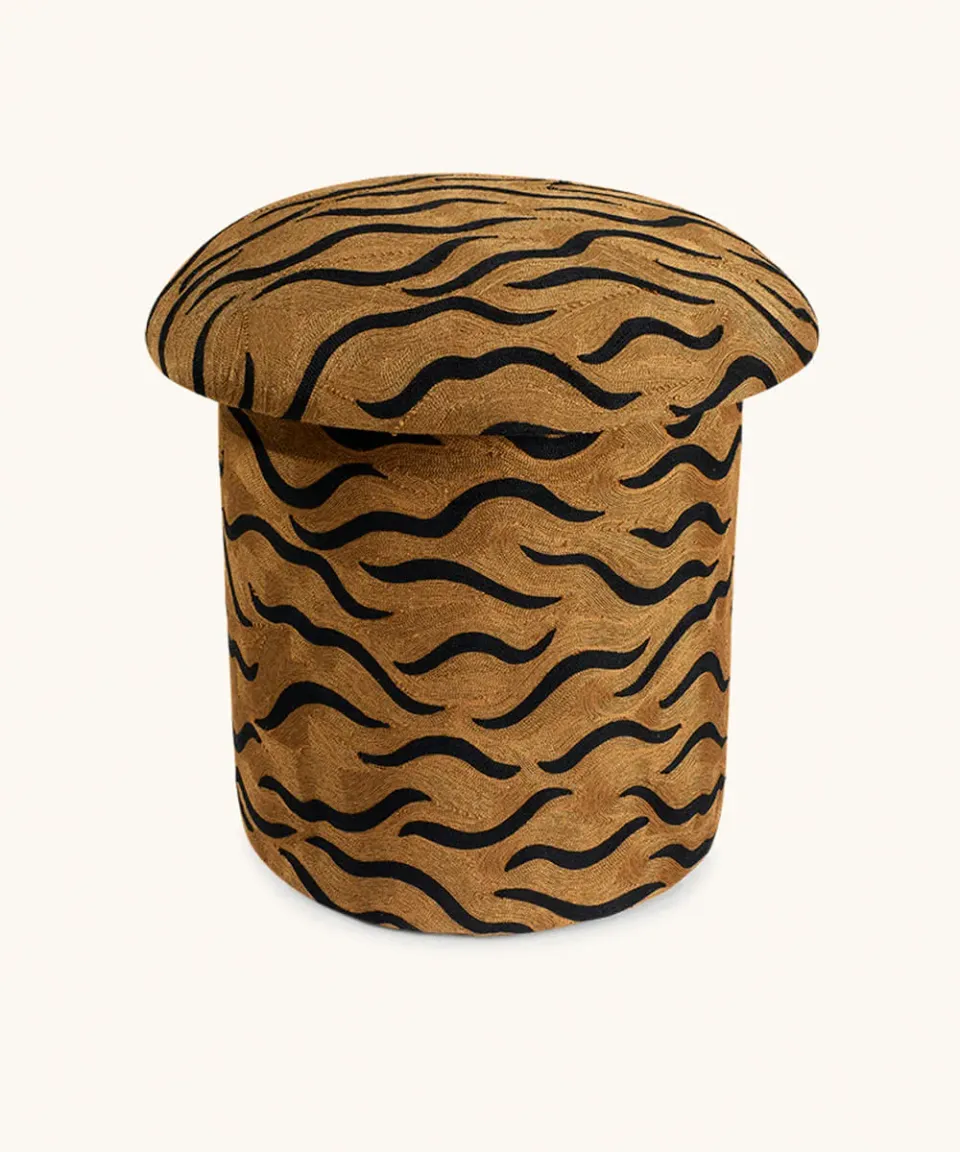 Doing Goods Maya Tiger Hocker 45x45x47 bestickt