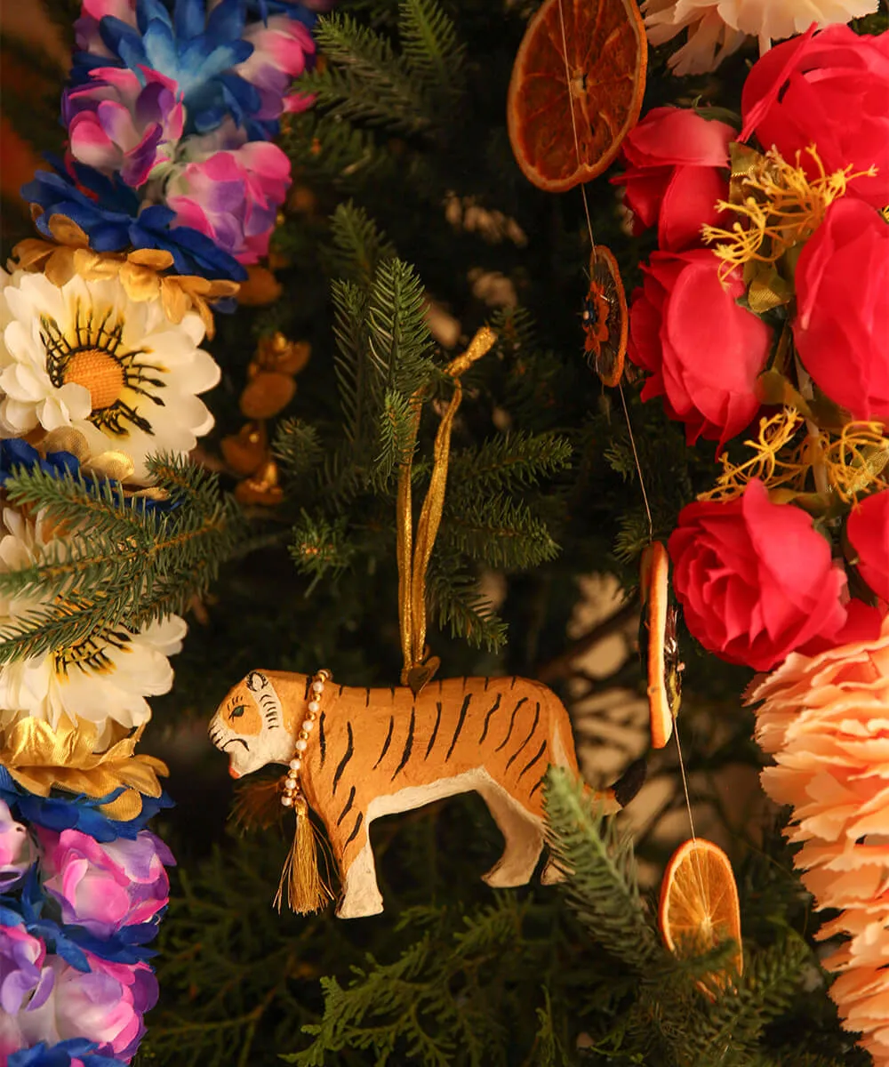 Doing Goods Tinsel Tiger Baumanhänger Ocker 15cm