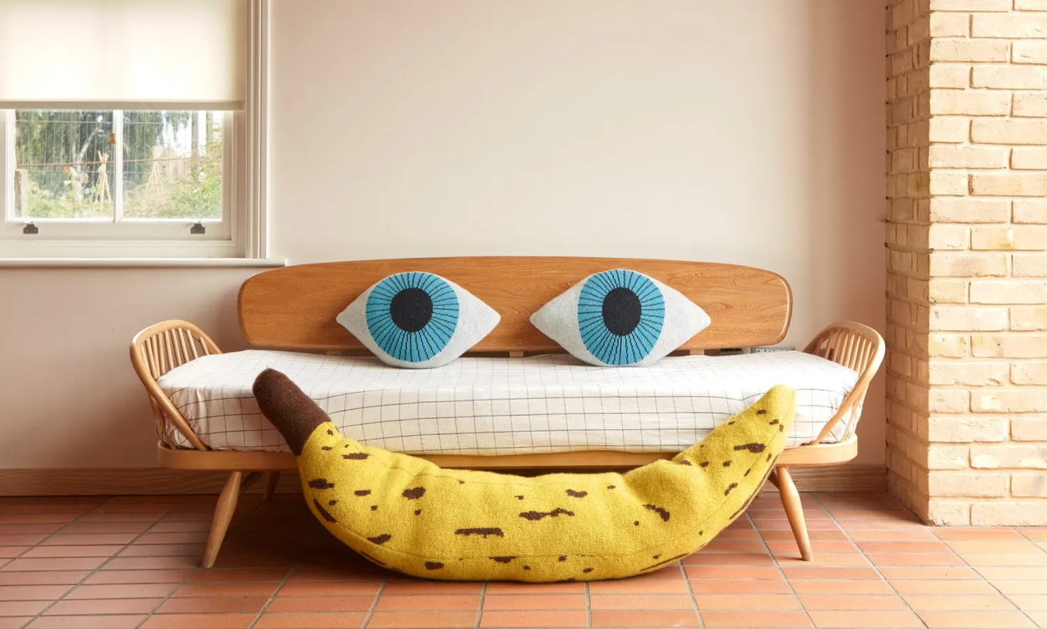 Donna Wilson Banana Bolster Kissen 138cm Lambswool