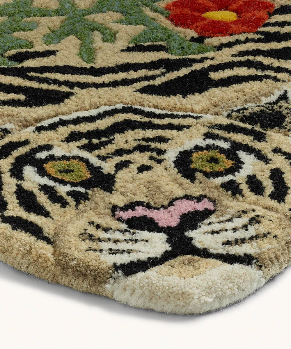 Doing Goods Floral Tiger Small Teppich weiß floral handgetuftet