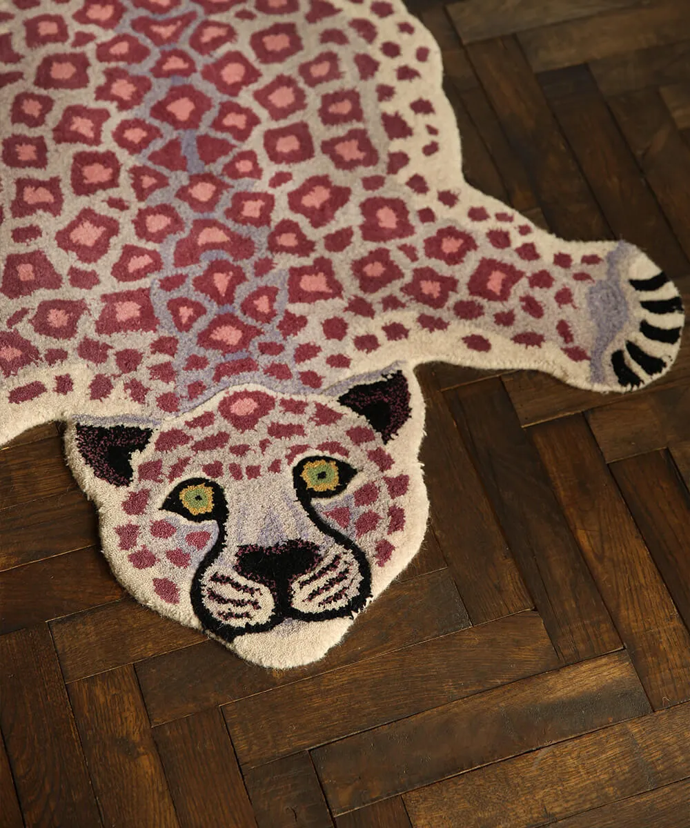 Doing Goods Lilly Leopard Large Teppich lila Wolle