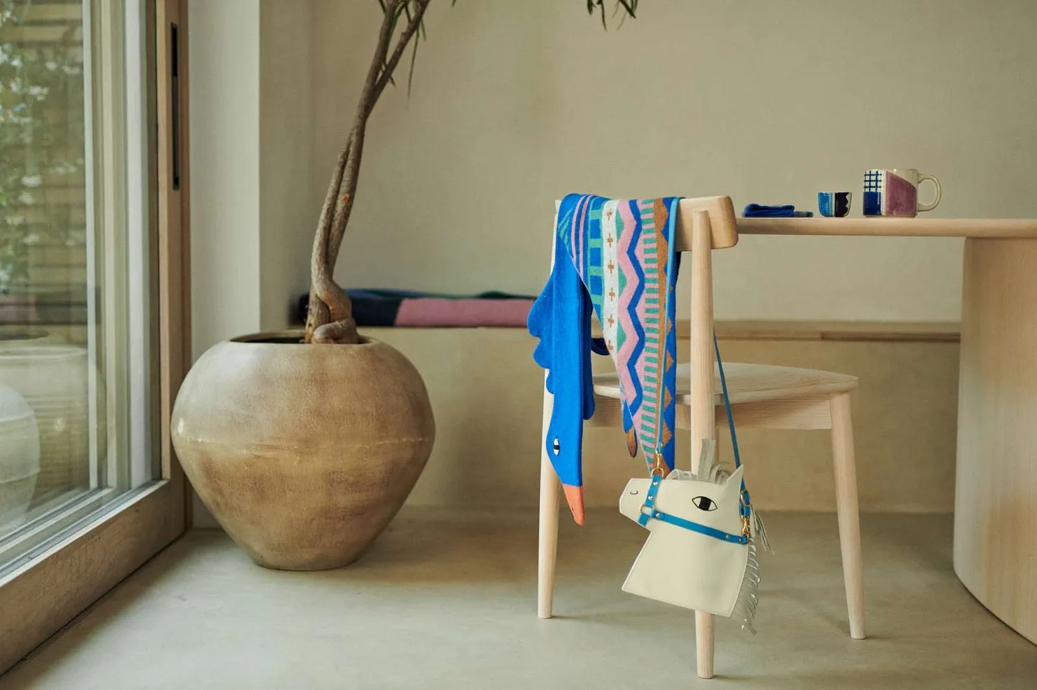Donna Wilson Peacock Schal Lambswool blau 164 cm