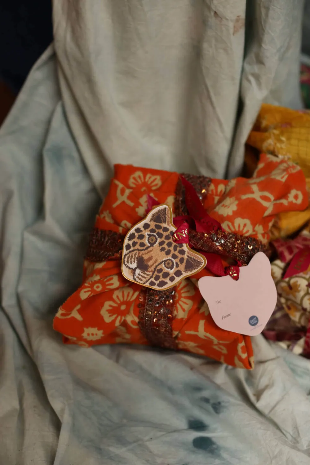 Doing Goods Loony De/À Geschenkkarte Leopard mit Satinband