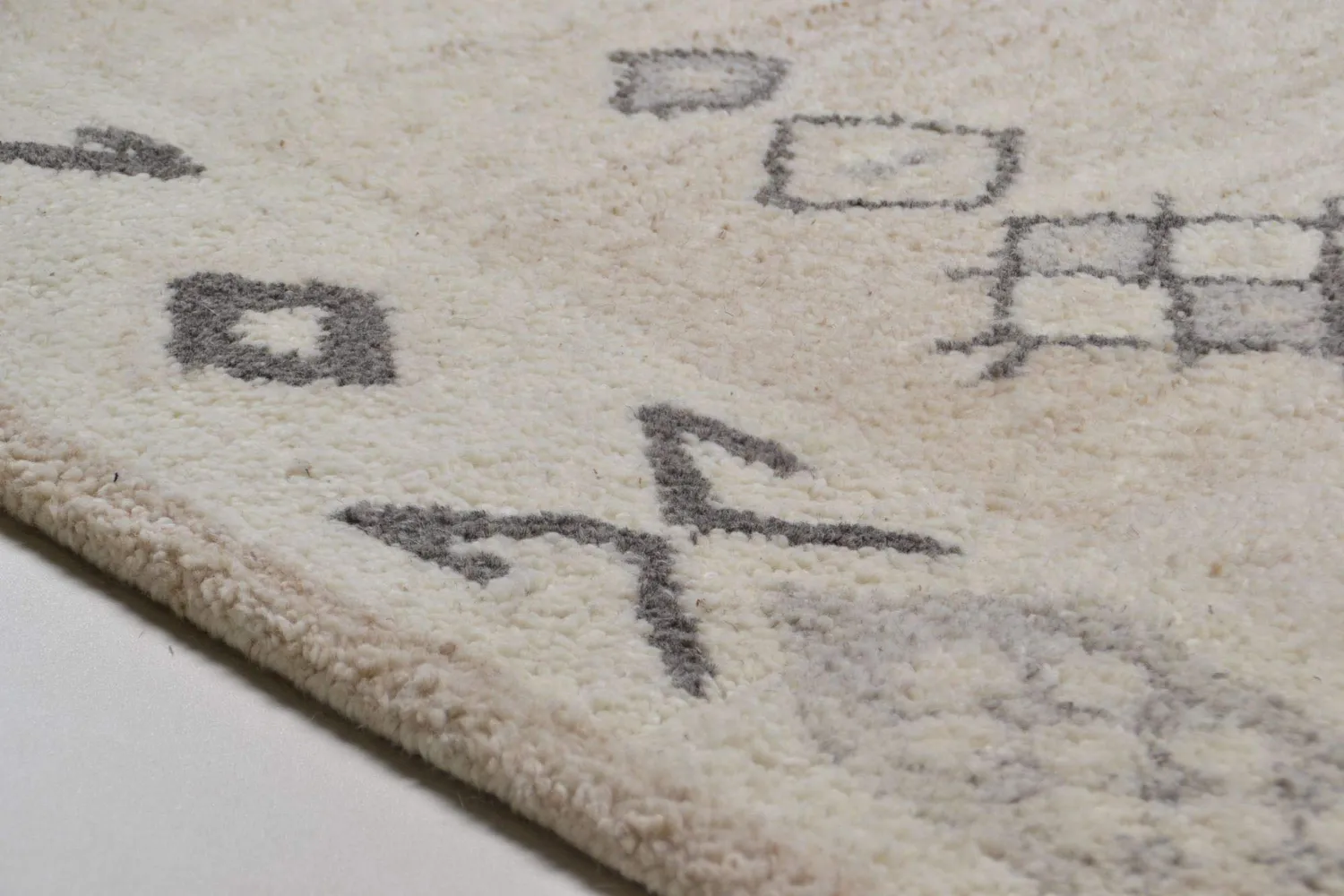 THEKO Royal Berber Teppich 60x90 cm Melange Schurwolle